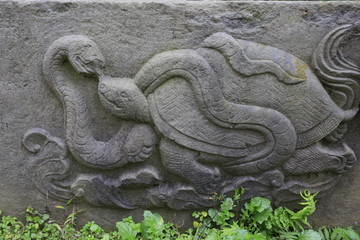 蛇龟石雕