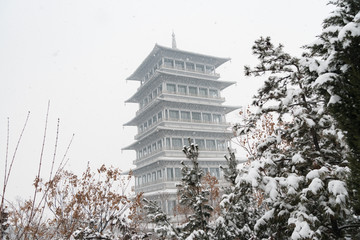 风雪长安塔