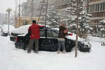 汽车除雪