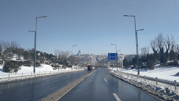 雪中的国道 国道 公路 城市