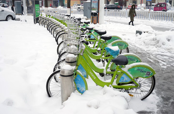 雪中的共享自行车