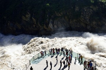 虎跳峡