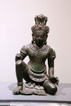 泰国铜雕跪姿佛像
