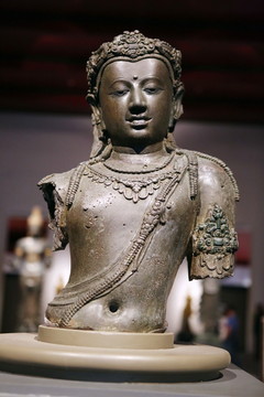 泰国铜雕残臂佛像