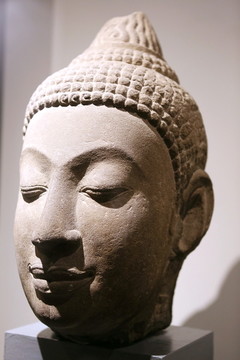 泰国佛头石雕像