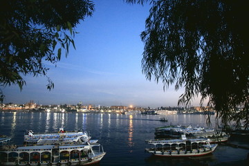 尼罗河夜景