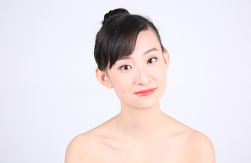  护肤女人 