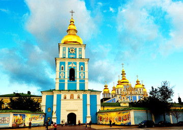 乌克兰圣弥额尔金顶修院