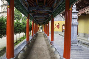 寺庙游廊