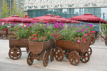 露天咖啡馆 四轮马车造型花车