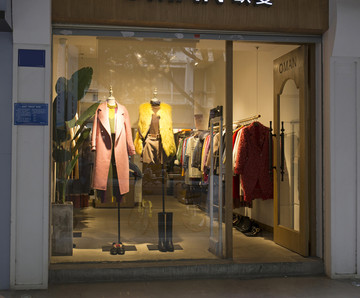 服装专卖店 专卖店橱窗 女装店