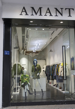 服装专卖店 专卖店橱窗 女装店
