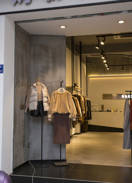 服装专卖店 专卖店橱窗 女装店
