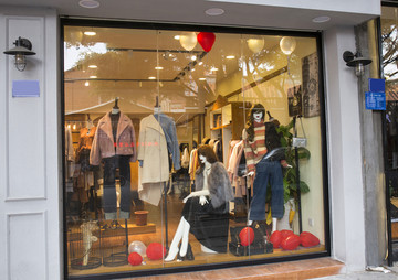 服装专卖店 专卖店橱窗 女装店