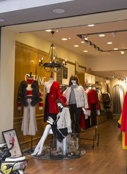 服装专卖店 专卖店橱窗 女装店
