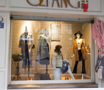 服装专卖店 专卖店橱窗 女装店