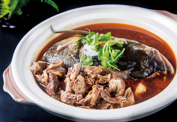 鱼头炖牛肉砂锅