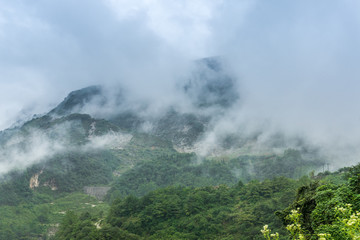 四川黄龙的云雾风景