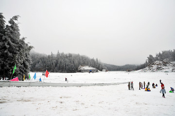 滑雪场 重庆冷水镇滑冰场