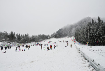 滑雪场  石柱冷水镇滑雪场