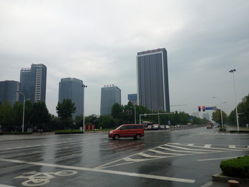 城市阴雨天