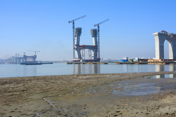 建设中的长江大桥