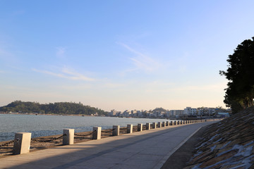 海边长堤
