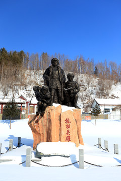 东北抗联雕像