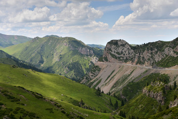 天山