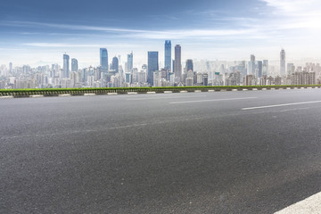 城市道路和建筑景观天际线