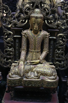 泰国坐姿佛像