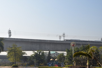 轻轨路桥