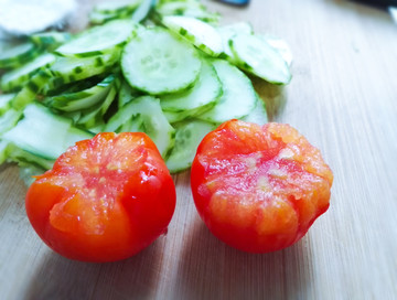 西红柿与黄瓜片