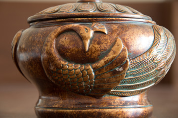 凤凰纹铜罐