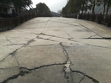 被地震破坏的北川老县城