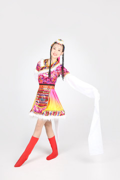 藏族服饰美女