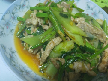 芹菜莴苣炒肉丝