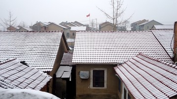 下雪民居