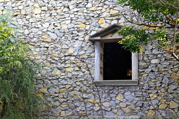 古堡 窗户