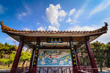 春天的凤凰山公园