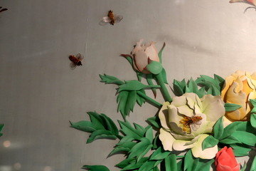 牡丹花和蜜蜂堆锦画