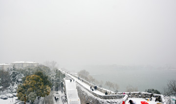 雪中明城墙