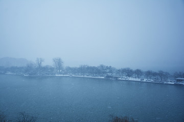 傍晚玄武湖雪景