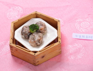 发菜鲮鱼球