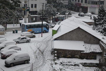 城市雪景摄影图