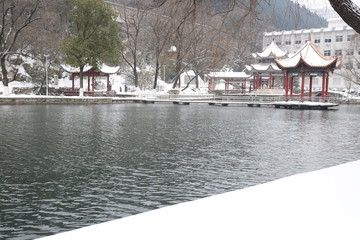 荆门文明湖雪景