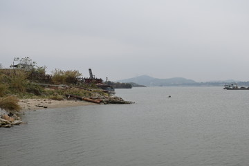 河岸沙滩风景