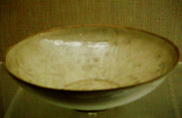 古代瓷器 白釉刻双鱼纹碗