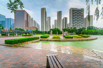 雨中的城市