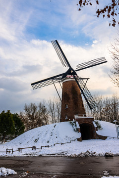 风车雪景